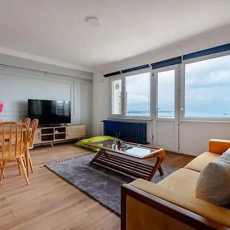 Bosphorus View With 2 Bedrooms And Location איסטמבול
