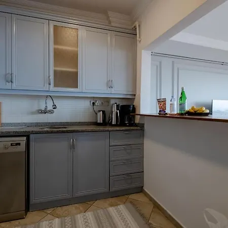 Bosphorus View With 2 Bedrooms And Location Апартаменты *