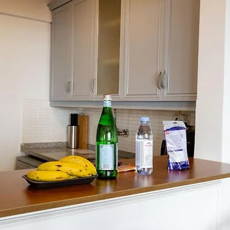 Bosphorus View With 2 Bedrooms And Location 伊斯坦布尔