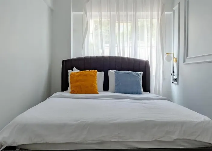 Bosphorus View With 2 Bedrooms And Location Istanbul