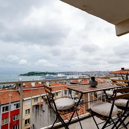 Apartment Bosphorus View With 2 Bedrooms And Location Istanbul